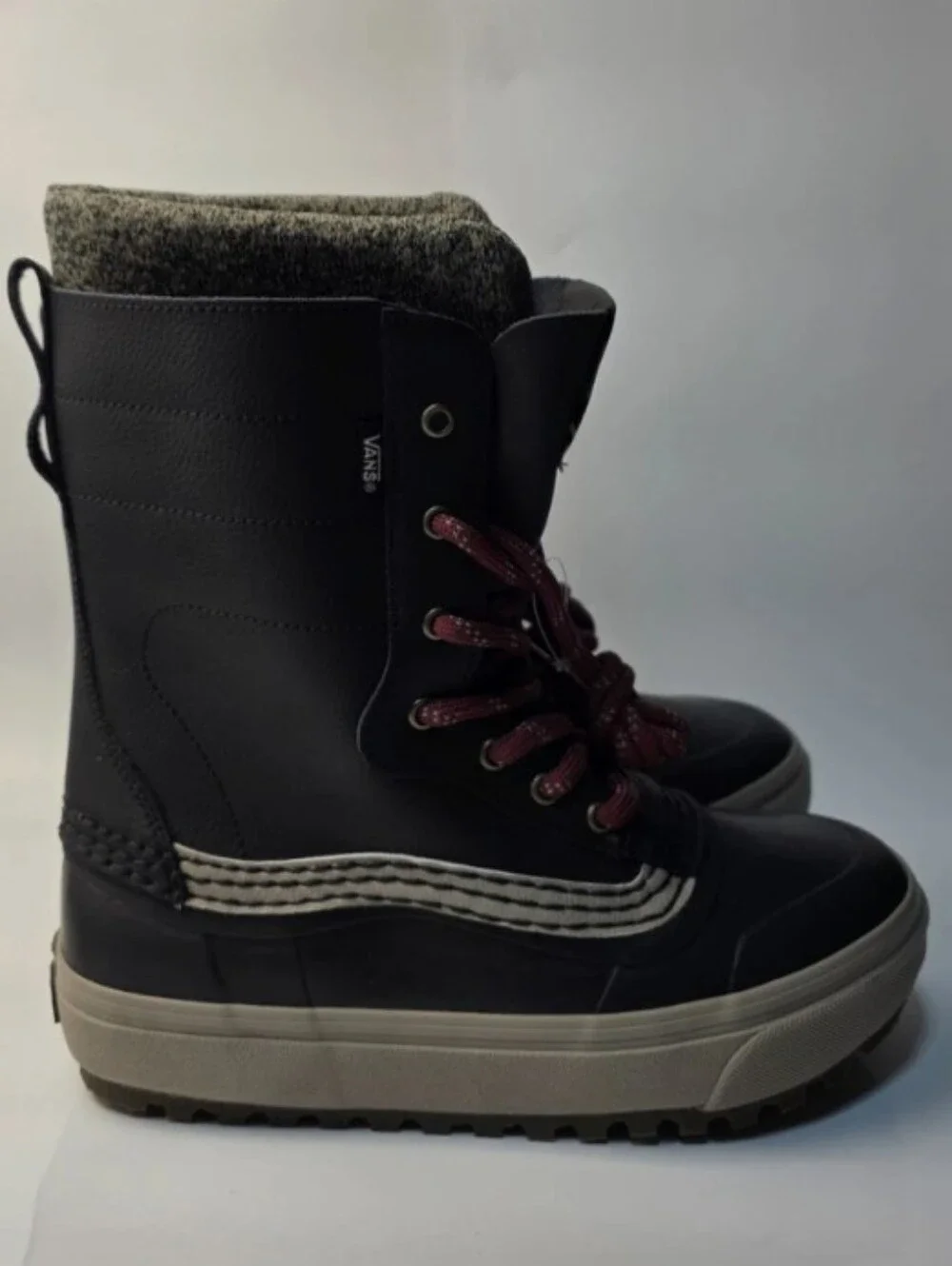 New Vans MTE Standard Black Red Lace Waterproof Boot